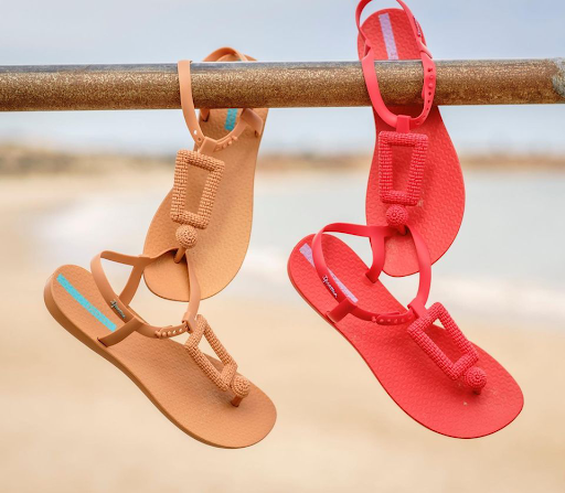 BUYER'S GUIDE WHAT TO LOOK FOR WHEN BUYING FLAT SANDALS FOR WOMEN